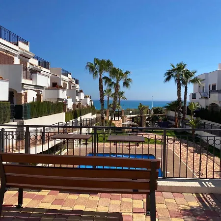 Impresionante Piso En Planta Baja Cerca Al Mar! Apartmán